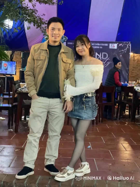 Couple Performing Coordinated Fight Scene at Indoor Event – AI Generated Video | Hailuo AI