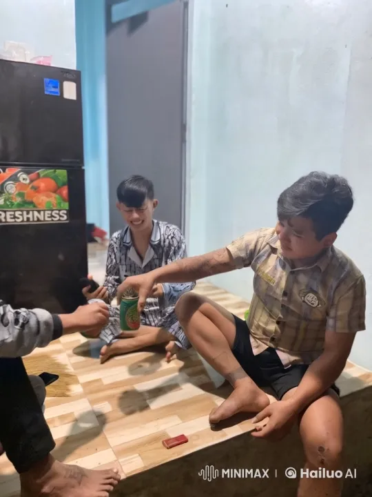 Minimalist Room Transforms into Intense Kung Fu Fight – AI Generated Video | Hailuo AI