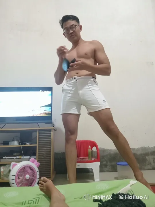 Kungfu Artist Demonstrates Dynamic Moves and Serenity – AI Generated Video | Hailuo AI