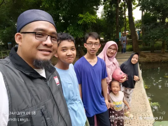 Kungfu Practitioners Showcase Skills by Pond – AI Generated Video | Hailuo AI