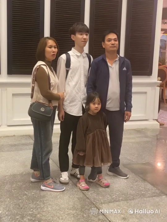 Family Engages in Playful Sparring and Bonding – AI Generated Video | Hailuo AI