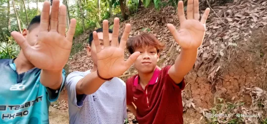 Boys Practicing Kung Fu in Natural Outdoor Setting – AI Generated Video | Hailuo AI