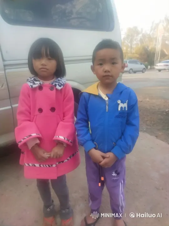 Children Practice Kung Fu in Playful Sparring Scene – AI Generated Video | Hailuo AI