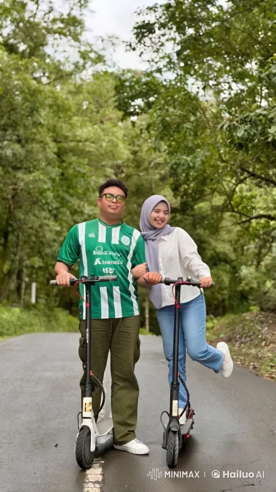 Choreographed Fight Scene on Scooters in Nature – AI Generated Video | Hailuo AI