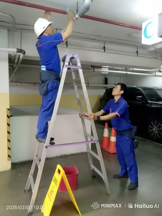 Underground Parking Garage Kung Fu Training Session – AI Generated Video | Hailuo AI