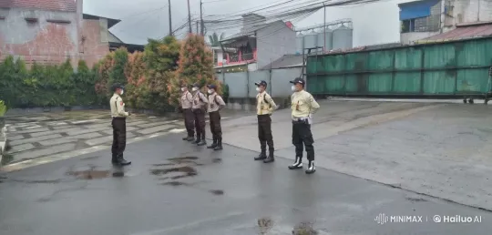 Security Team Briefing in Rainy Outdoor Setting – AI Generated Video | Hailuo AI