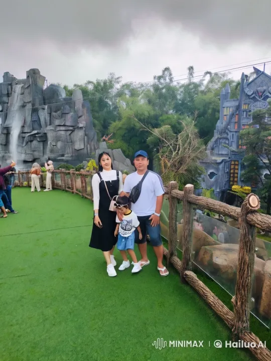 Family Performs Kung Fu in Enchanted Theme Park – AI Generated Video | Hailuo AI