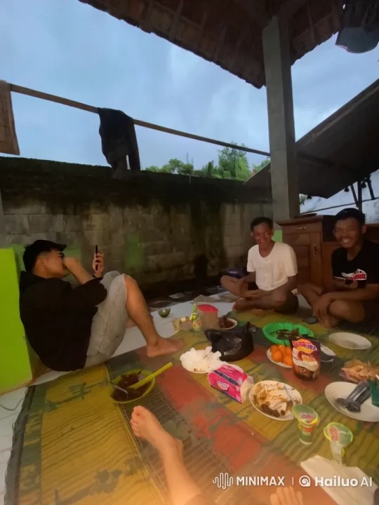 Friends Enjoy Meal and Spontaneous Kung Fu Sparring – AI Generated Video | Hailuo AI