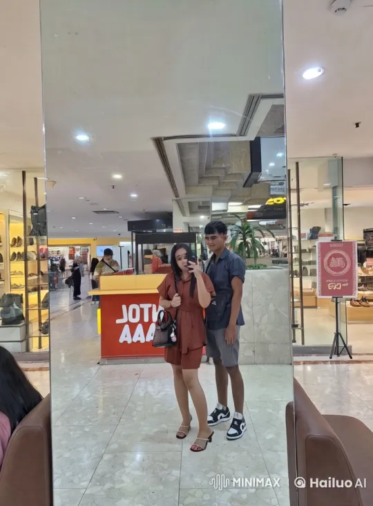 Mall Kungfu Display Amidst Busy Shoppers – AI Generated Video | Hailuo AI