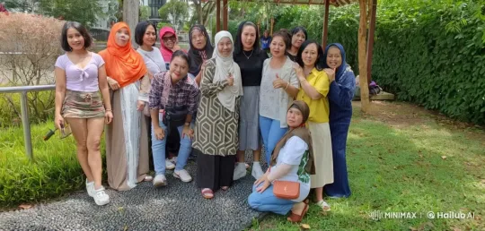 Joyful Group Engages in Playful Activities in Park – AI Generated Video | Hailuo AI