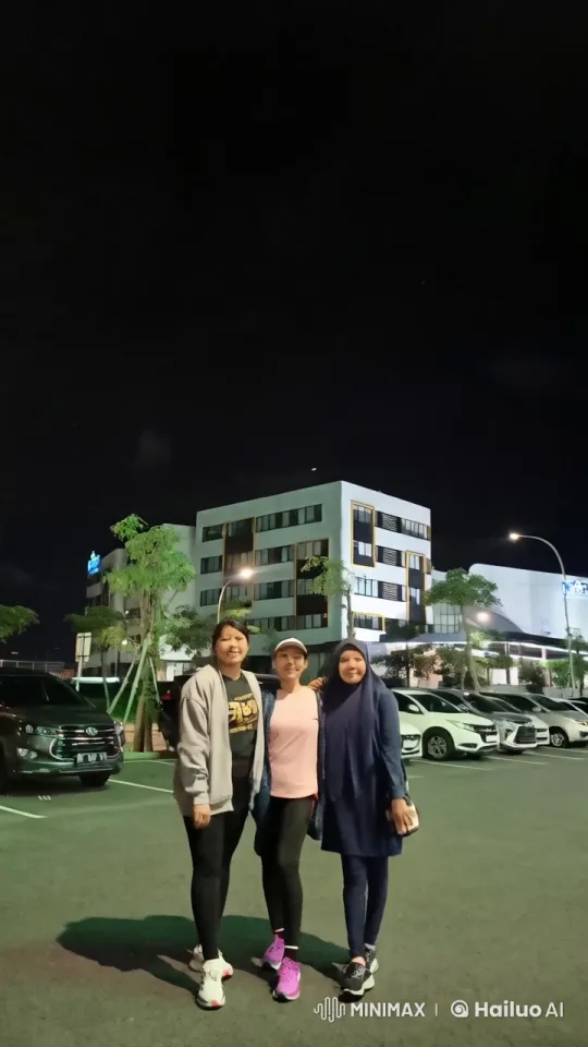 Chinese Martial Arts Performance by Three Women in Night Parking Lot – AI Generated Video | Hailuo AI