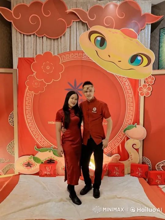 Chinese Couple Performing Kungfu in Festive Setting – AI Generated Video | Hailuo AI