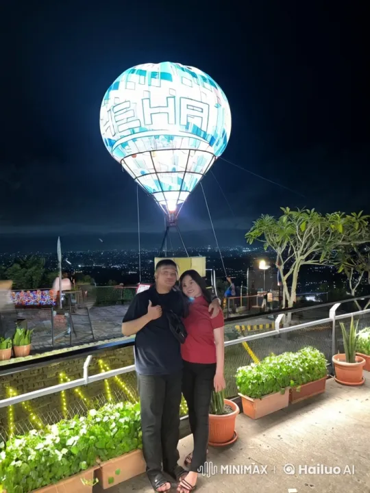 Couple Engages in Playful Kungfu Under Hot Air Balloon Light – AI Generated Video | Hailuo AI