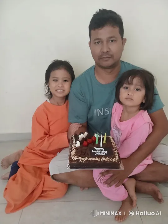 Family Celebrates Birthday with Playful Kung Fu Display – AI Generated Video | Hailuo AI