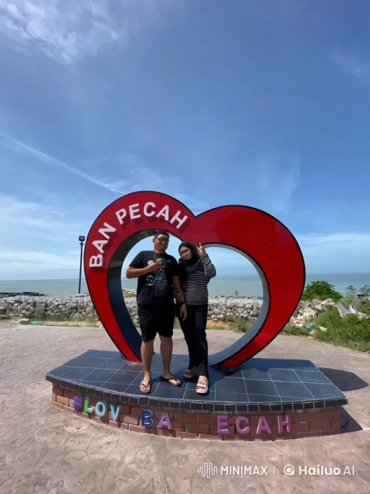 Romantic Coastal Kungfu Performance with Heart Sculpture – AI Generated Video | Hailuo AI