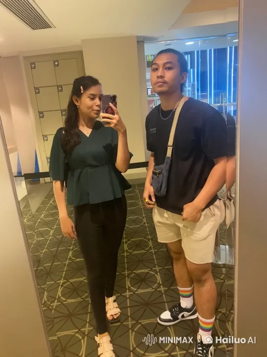 Everyday to Action: Selfie and Kungfu Display – AI Generated Video | Hailuo AI