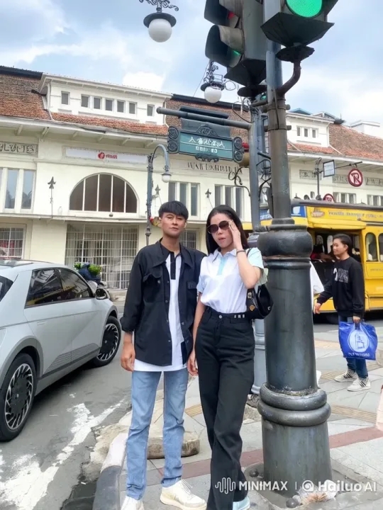 Urban Street Kung Fu Performance Showcases Tradition Meets Modernity – AI Generated Video | Hailuo AI