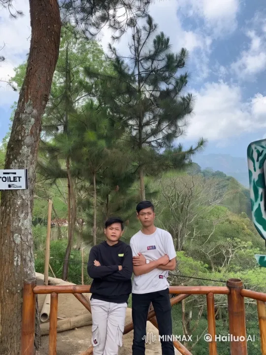Kungfu Fight in Lush Greenery with Natural Backdrop – AI Generated Video | Hailuo AI