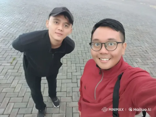 Kung Fu Practitioners Exchange Moves, Share Affectionate Kiss – AI Generated Video | Hailuo AI