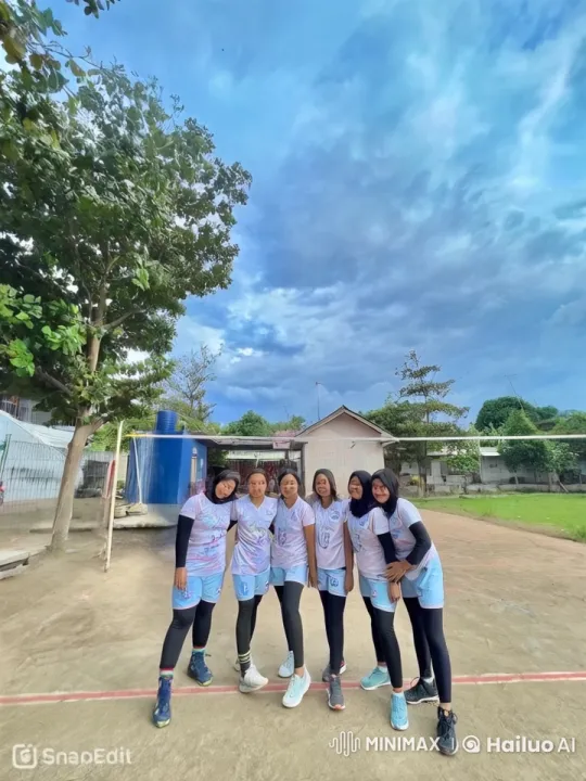 Young Women Displaying Impressive Kung Fu Skills – AI Generated Video | Hailuo AI