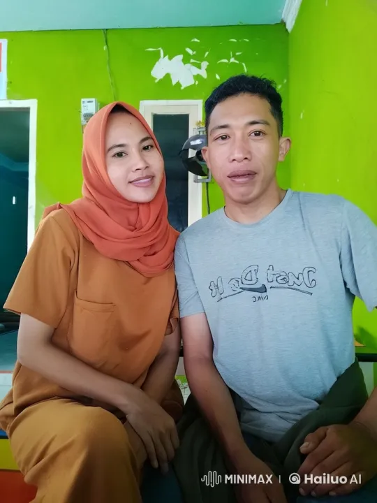 Couple Practicing Kungfu in Colorful Room – AI Generated Video | Hailuo AI