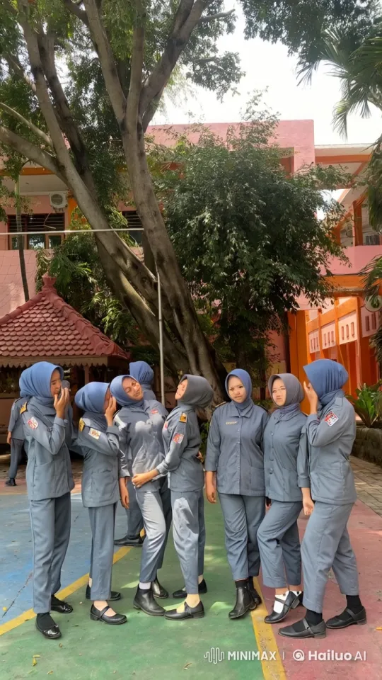 Young Women Practicing Wing Chun in Nature – AI Generated Video | Hailuo AI