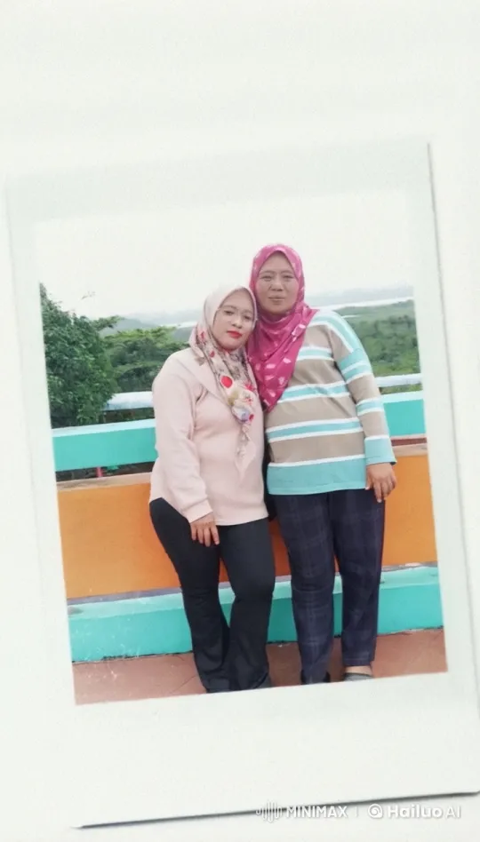 Casual Hijab-Wearing Women Perform Kungfu on Balcony – AI Generated Video | Hailuo AI
