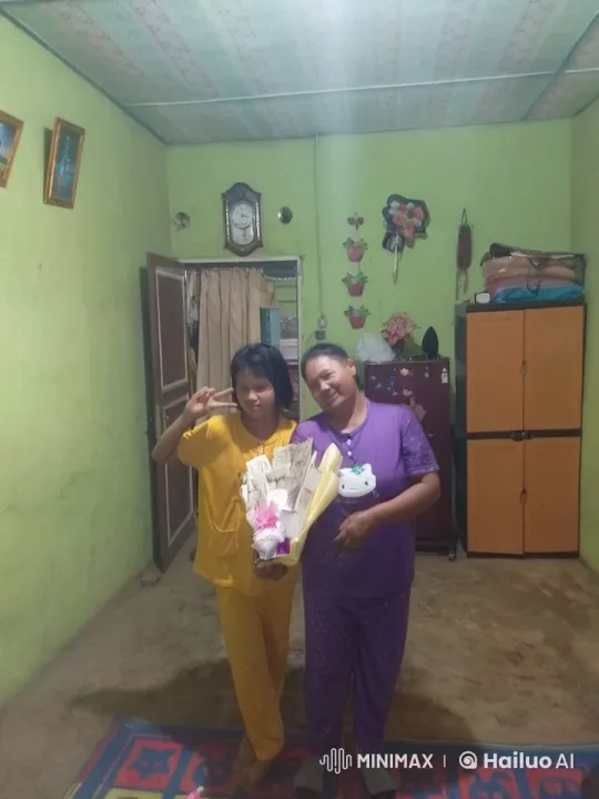 Colorful Pajamas Kung Fu Display in Cozy Room – AI Generated Video | Hailuo AI