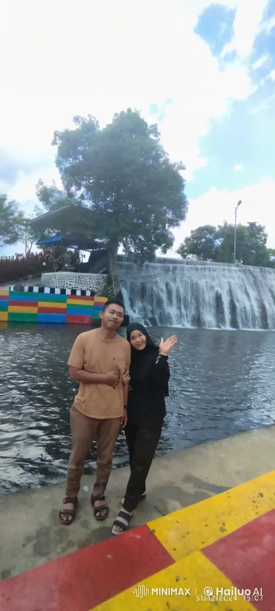 Couple Performs Synchronized Kung Fu in Park – AI Generated Video | Hailuo AI