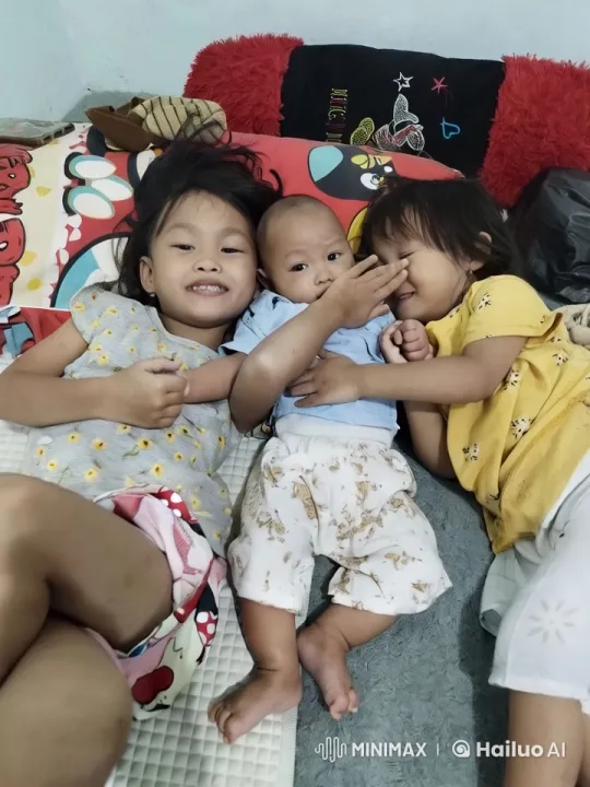 Children Playfully Practicing Kungfu on Bed – AI Generated Video | Hailuo AI
