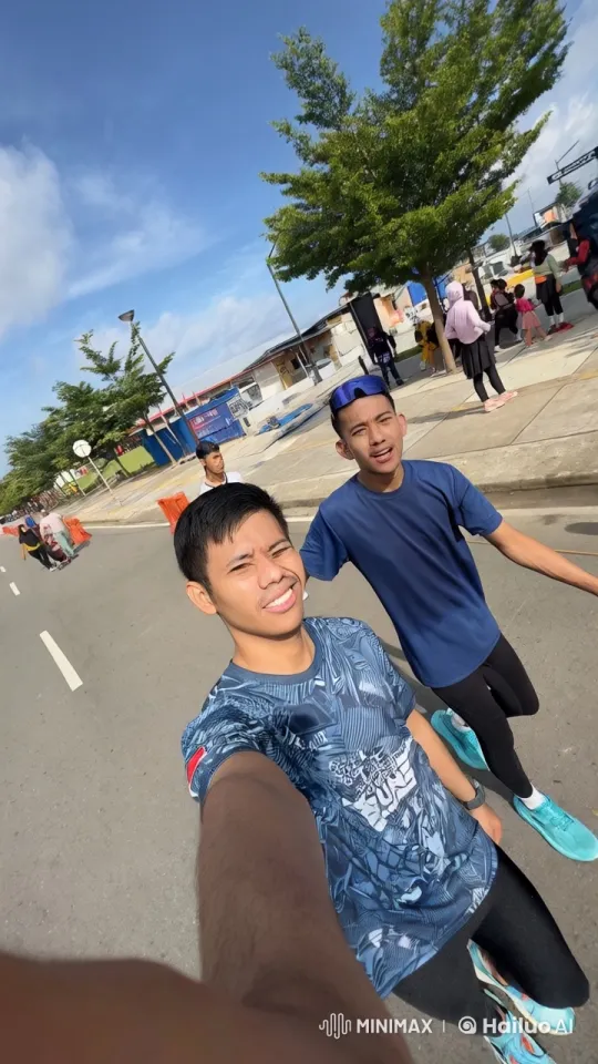 Urban Street Kung Fu Display by Two Practitioners – AI Generated Video | Hailuo AI