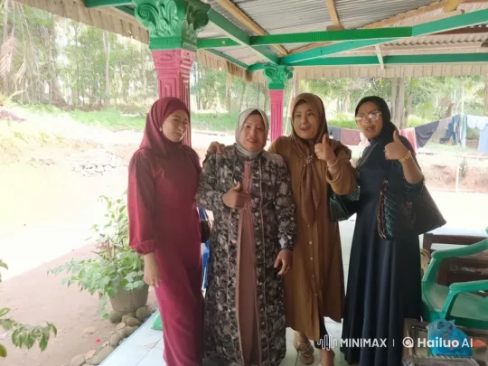 Traditional Clothing: Women Perform Dynamic Kungfu on a Tranquil Porch – AI Generated Video | Hailuo AI