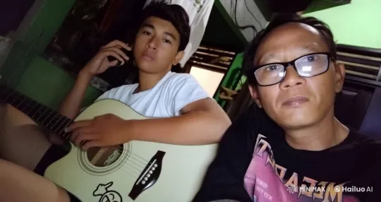 Intimate Indoor Scene: Two Friends, Soft Music, and Relaxation – AI Generated Video | Hailuo AI