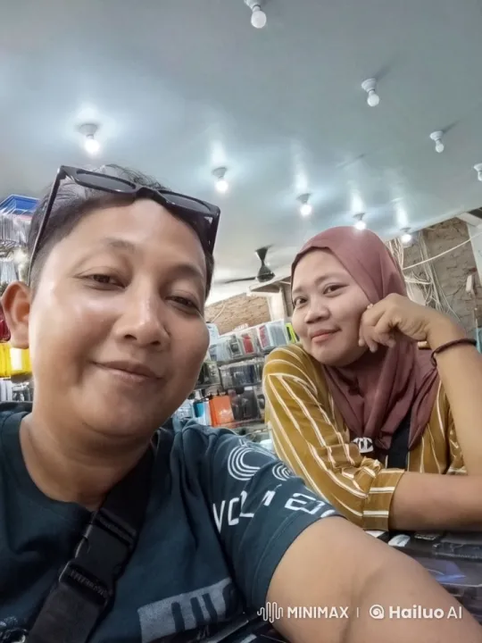 Martial Artists Display Skills in Brightly Lit Store – AI Generated Video | Hailuo AI