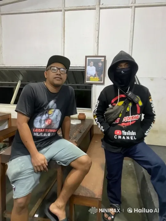 Casual Encounter Evolves into a Kung Fu Showdown – AI Generated Video | Hailuo AI