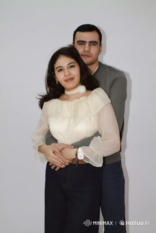 Couple's Intense Kung Fu Fight in White Room – AI Generated Video | Hailuo AI