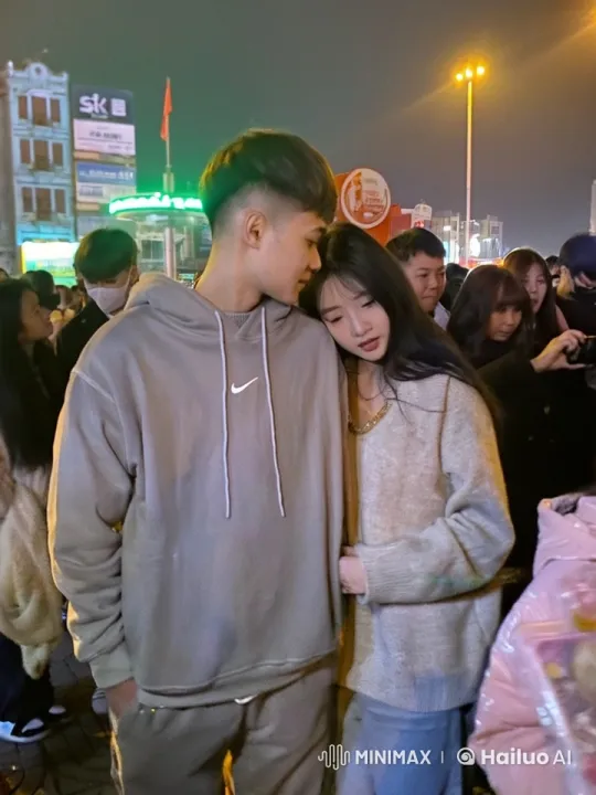 Nighttime Street Kung Fu Duo Showdown – AI Generated Video | Hailuo AI