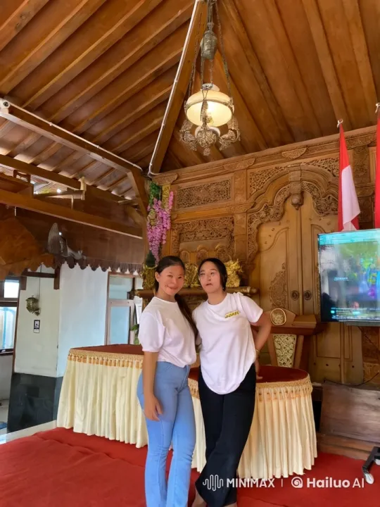 Traditional Kungfu Performance in Ornate Wooden Room – AI Generated Video | Hailuo AI