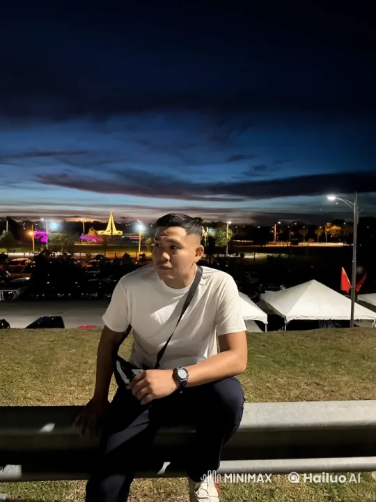Twilight Park Kungfu Performance by Young Martial Artist – AI Generated Video | Hailuo AI