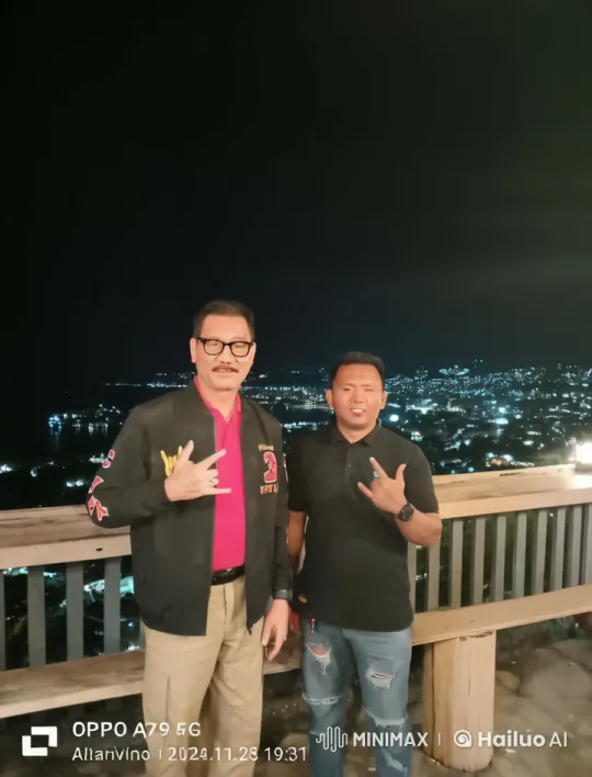 Nighttime Kungfu Sparring on City Rooftop – AI Generated Video | Hailuo AI
