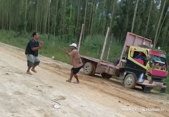 Traditional Chinese Kungfu Fight in Forest Setting – AI Generated Video | Hailuo AI