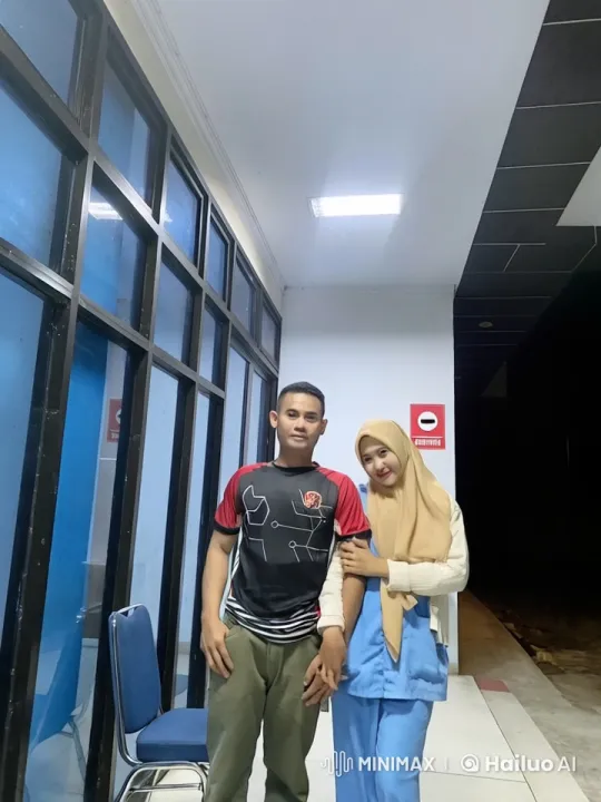 Couple Performs Impressive Kung Fu in Modern Corridor – AI Generated Video | Hailuo AI