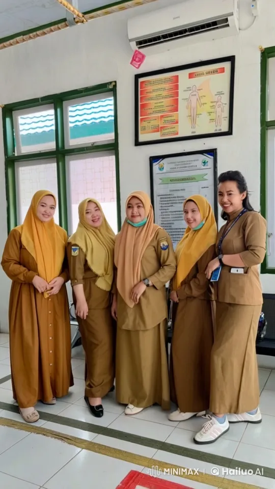 Women in Brown Uniforms Perform Intense Kungfu Battle – AI Generated Video | Hailuo AI