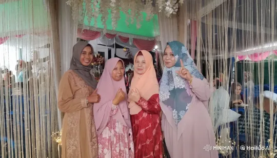 Joyful Women in Traditional Attire at Festive Celebration – AI Generated Video | Hailuo AI