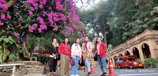 Kung Fu Demonstration in Lush Outdoor Setting – AI Generated Video | Hailuo AI