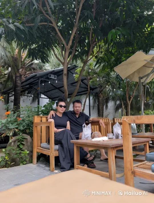 Acrobatic Performance in a Lush Outdoor Café – AI Generated Video | Hailuo AI