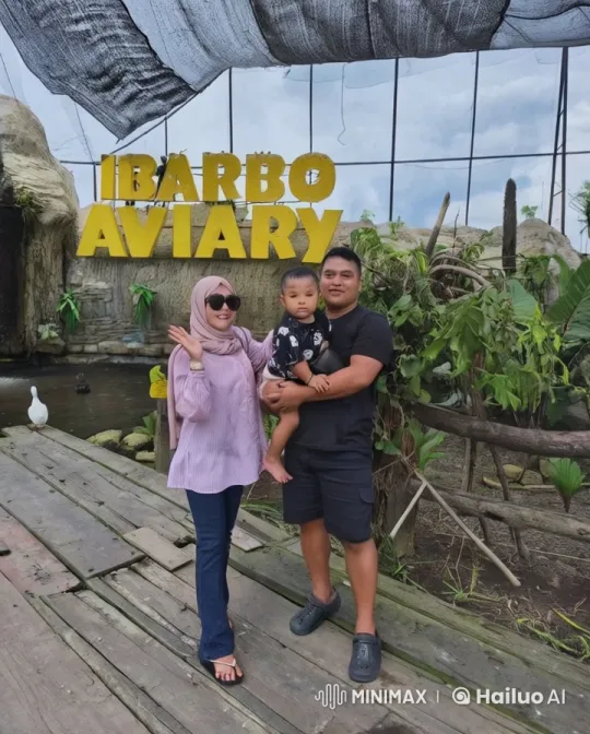 Family Transforms into Kung Fu Fighters at Aviary – AI Generated Video | Hailuo AI