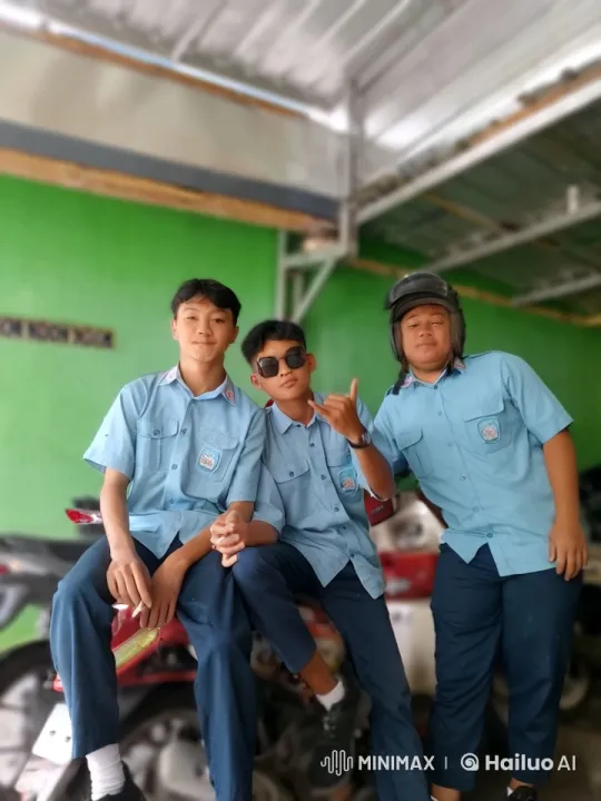 Three Students Practice Kung Fu in a Garage – AI Generated Video | Hailuo AI