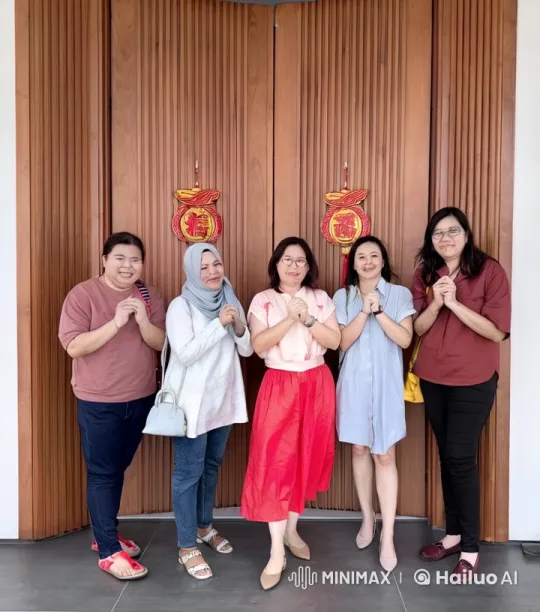 Friends Perform Energetic Kungfu in Front of Chinese New Year Doors – AI Generated Video | Hailuo AI