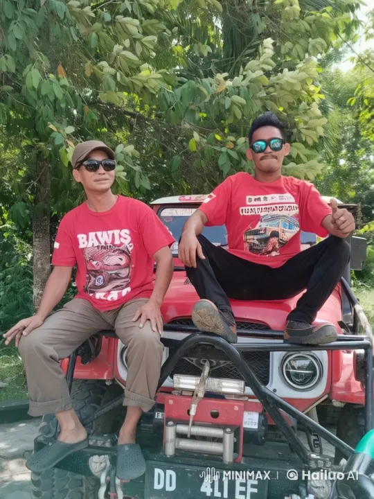 Two Men Perform Kung Fu in Lush Nature – AI Generated Video | Hailuo AI
